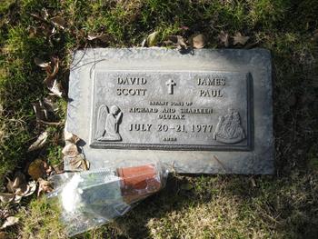 Dluzak, James Paul gravesite