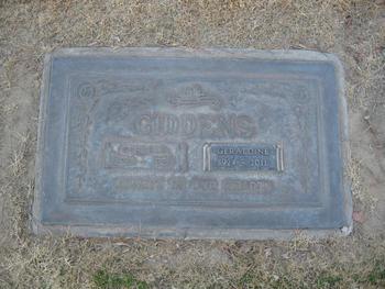 Giddens, Geraldine gravesite