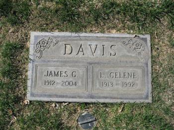 Davis, L. Gelene gravesite