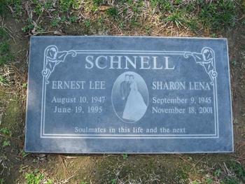 Schnell,   Sharon Lena gravesite