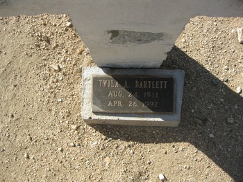 Bartlett, Twila Alfareta gravesite